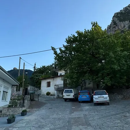 το φαραγγι του παρνασσου Tithorea